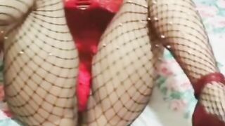 Beautiful Chubby Girl Masturbating her Wet Pussy