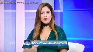 Ana Caty Hernández Goribuena En Minivestido Verde Piernona - YouTube (720p)