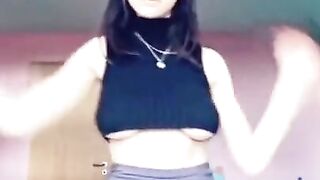 TikTok Hot Teen No Bra Braless Underboob Bouncing Tits