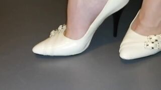 Lady Lee Sexy White Shoes.(video Short Version)