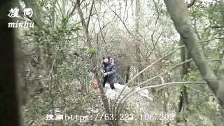 Bareback Fun WIth Asian Prostitute Outdoors