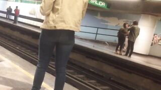 Assgirl  waiting metro