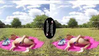 Solo Ornela Morgan is masturbating in the nature, in VR