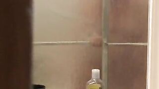 Caught my girlfriend’s orgasm with the shower head