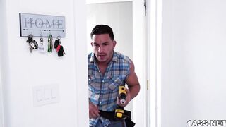 Big Round Ass Luna Star Cheats With Handyman