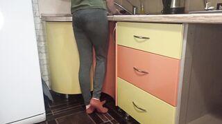 Amateur mom sucks neighbor