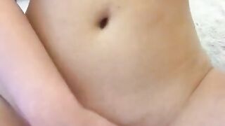 Perfect Pussy Can’t Stop Squirting all over herself