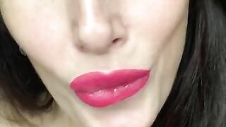 Sweet Lips of Porn Star Liza Virgin Drool