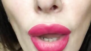 Sweet Lips of Porn Star Liza Virgin Drool