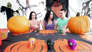 Stepmom's Head Stucked In Halloween Pumpkin, Stepson Helps With His Big Dick! - Tia Cyrus, Johnny