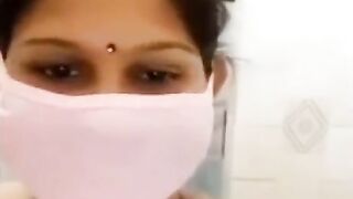 Hot bhabi show boobs to her boyfriend