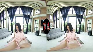 Vrlatina - Pretty Colombiana Removes Her Dress And Rides VR