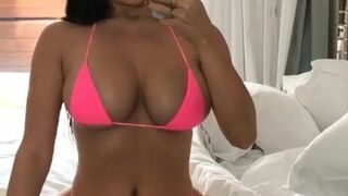 Demi rose 2 loop