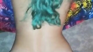 Blue haired bubble butt Tinder girl fucks on the first date.