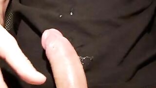 Morning masturbation ends with huge cumshot!