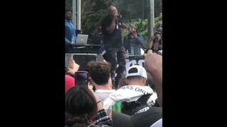 Too Short coming on stage for 4/20 fest hippie hill