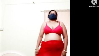 Desi Indian aunty nude video show