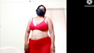 Desi Indian aunty nude video show