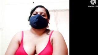 Desi Indian aunty nude video show