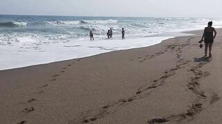 Tutorial HOW TO PISS at Crowded Beach #Ordinary PEE in Ordinary day at Ordinary PUBLIC BEACH