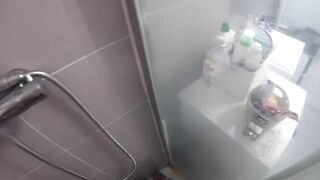 Douche sensuelle je suce sa grosse bite ! FRENCH AMATEUR POV