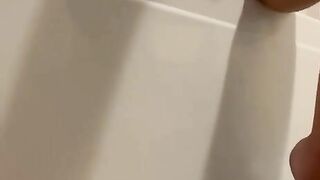 Rubbing my pussy and clit on my bathtub just to cum