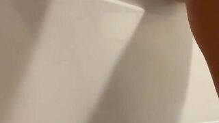 Rubbing my pussy and clit on my bathtub just to cum