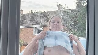 StepMom flashes stepson nearly gets caught