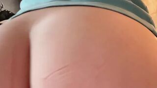 HornyMama420 spanks herself and cums!!