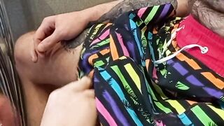 my girlfriend manually brings my cock to the cumshot