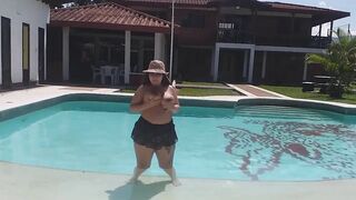 Look at My Sexy Body in the Pool