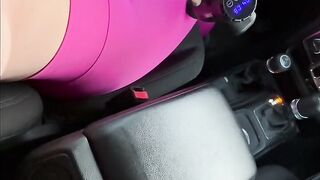 Fit MILF masturbates in yoga pants in gym parking lot