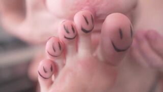 Extreme Toes Close-up in HD Ultra