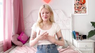 Ersties - Hot Babe Lizzy Loves When People Watch Her Masturbate