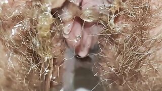 Creamy pink pussy peeing ???? Closeup pee fetish