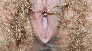 Creamy pink pussy peeing ???? Closeup pee fetish