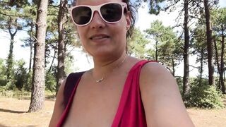 petite salope française suce dans les bois de la plage naturiste